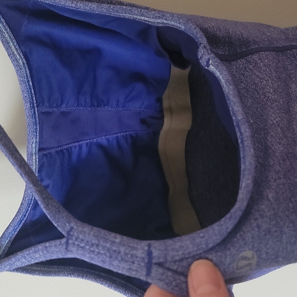 Lululemon rank with built in bra - Picture 4 of 4